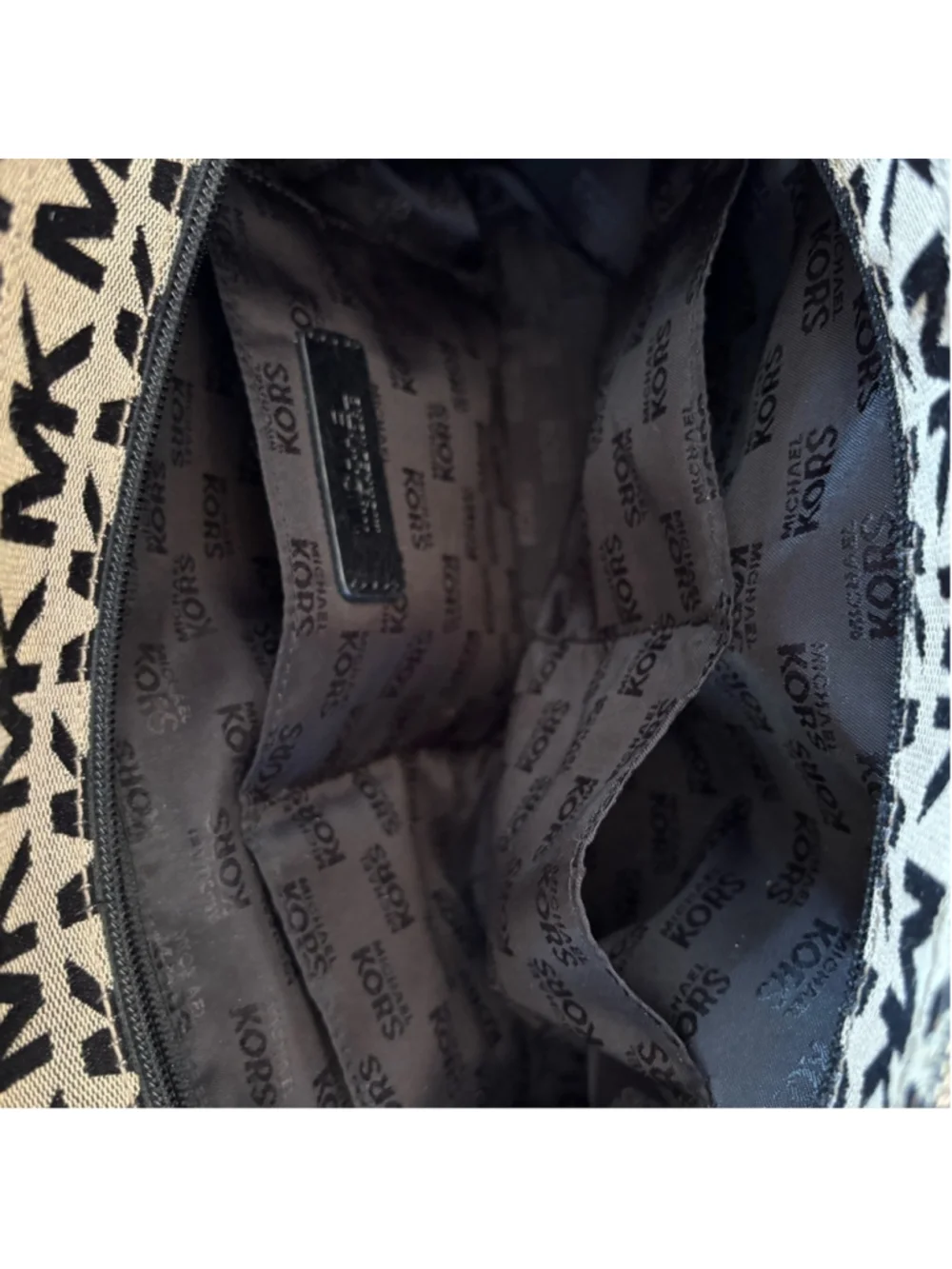 MICHAEL MICHAEL KORS MEDIUM JET SET CHAIN TOTE IN LIKE NEW CONDITION